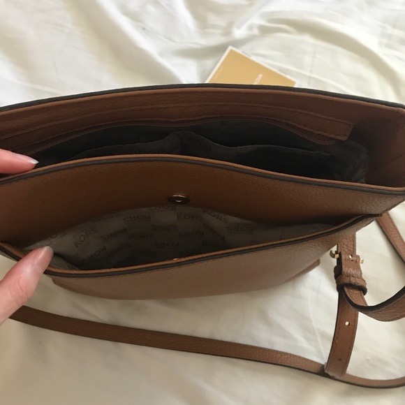 Michael Kors Crossbody - Picture 3 of 5